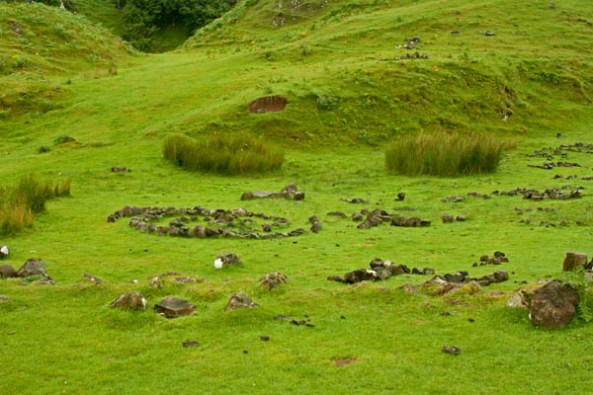 Faerie Glen, Isle of Skye. © J. Lynn Stapleton, 3rd August 2013